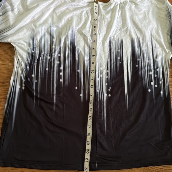 Summer Top with Lace Shoulders - XL - Picture 5 of 8